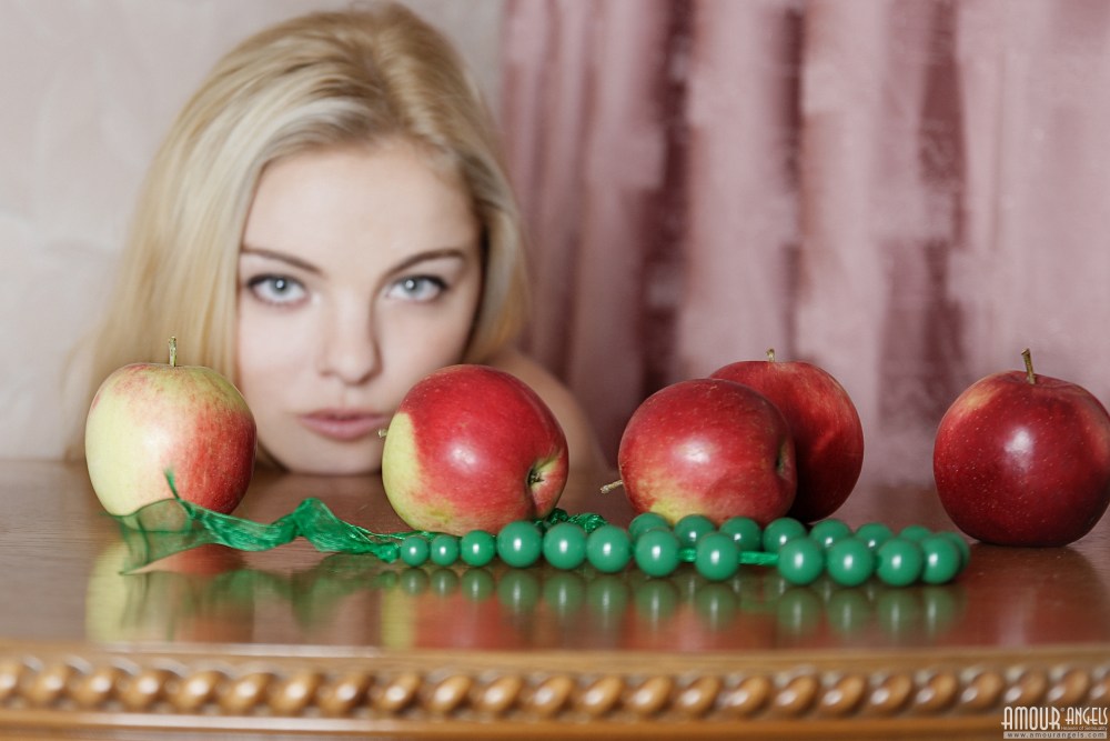 Mika jougasaki в бикини