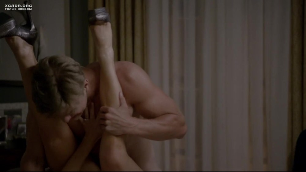 Карла Гуджино постельные сцены голая