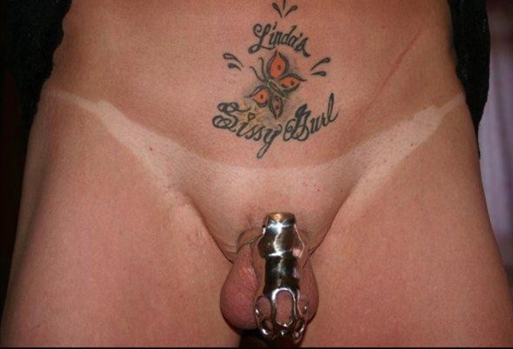 Блядские надписи на лобке