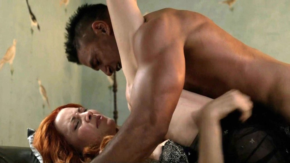 Голая Люси Лоуренс в сериале Спартак