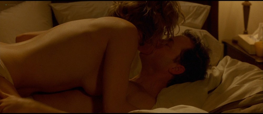 Ребекка Ромейн голая в постели