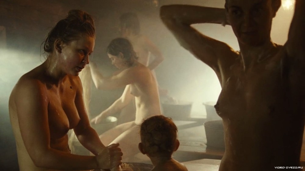 Юлия Пересильд топлесс