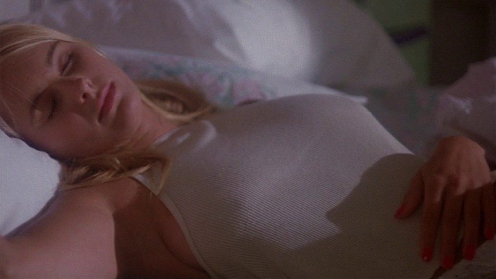 Дженнифер Энистон голая без трусов