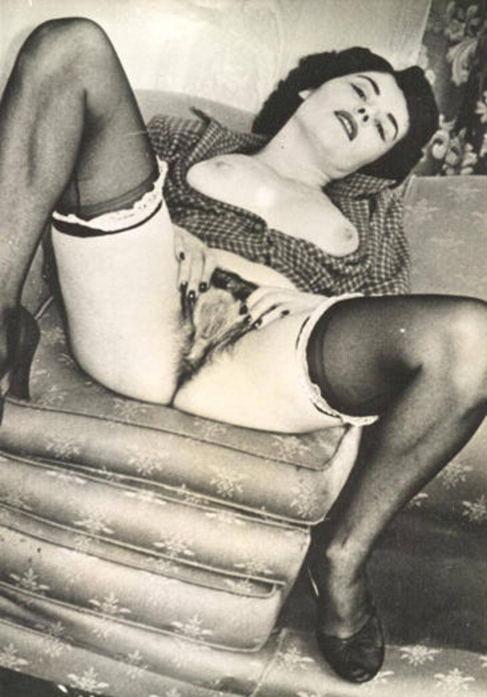 Волосатые ретро девушки