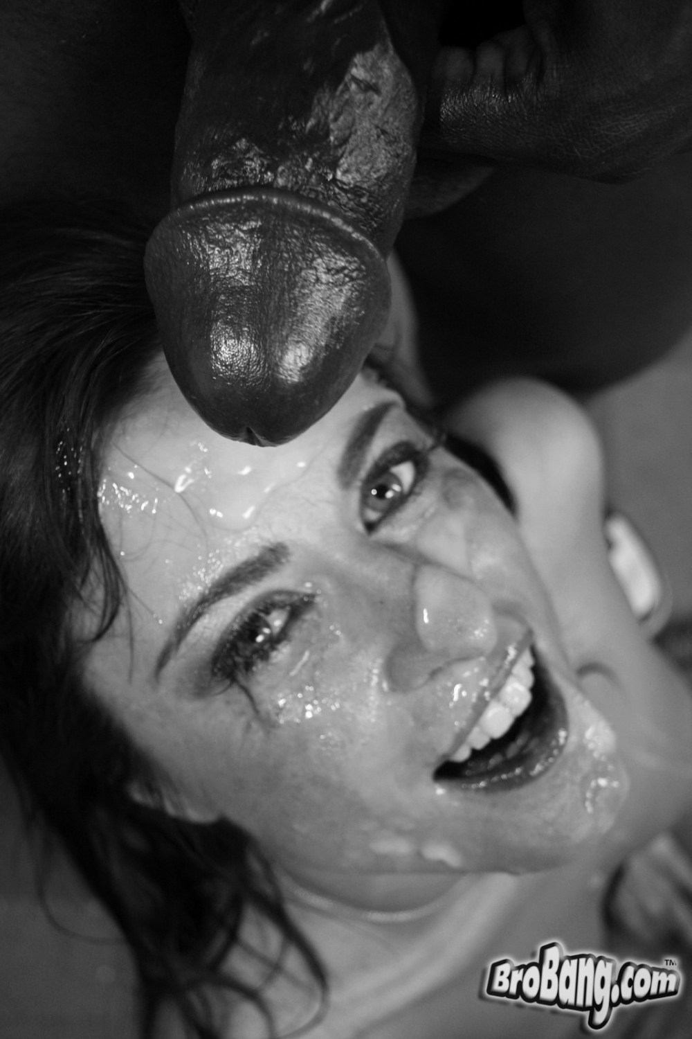 Негры кончают на лицо девкам