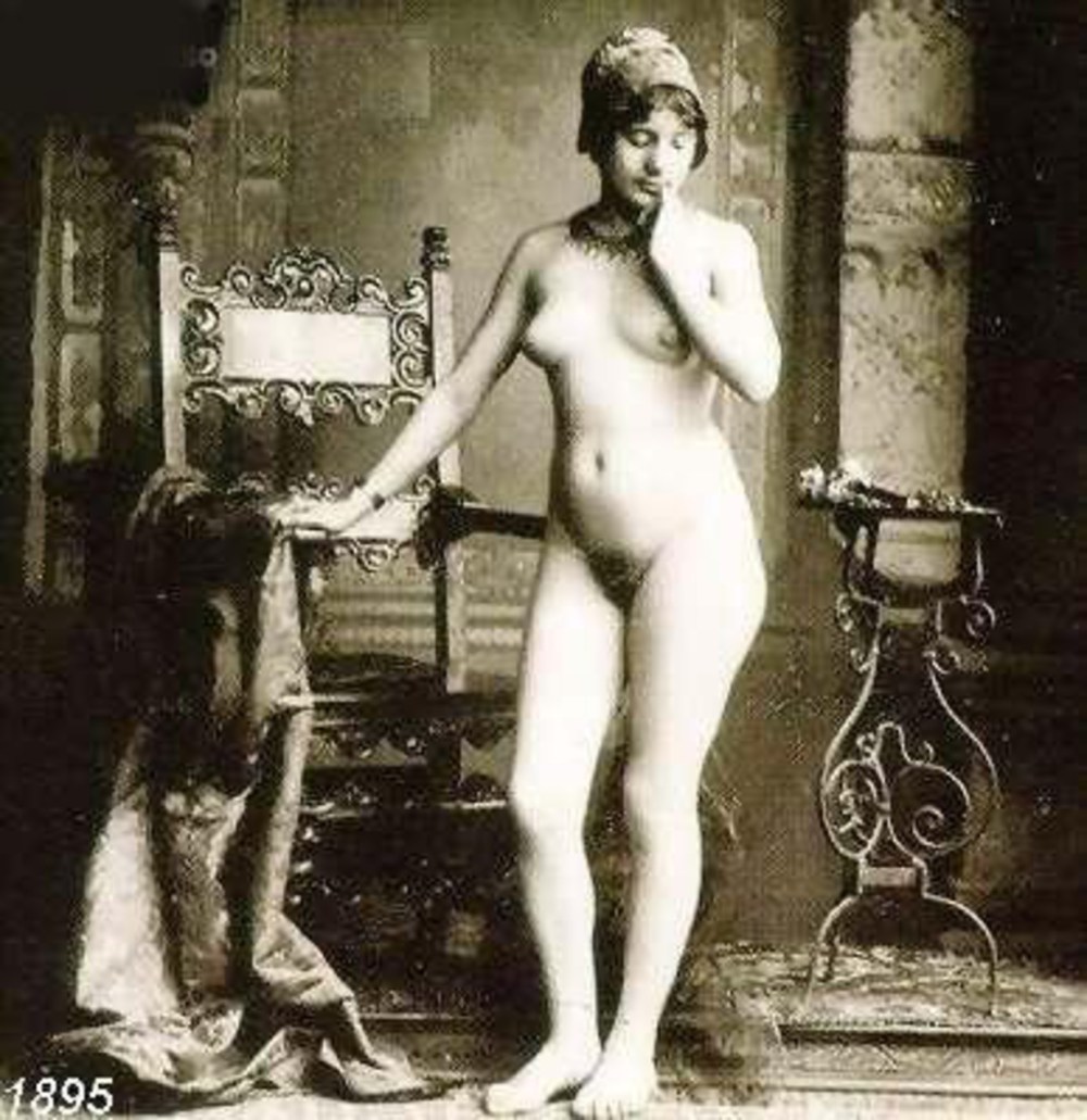 Много голых женских попок ретро