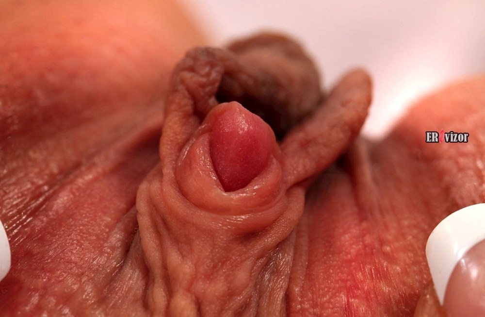 Голые девки с огромным клитором