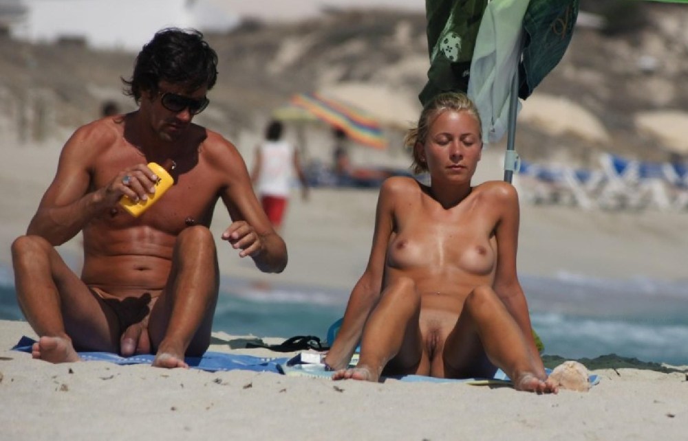 Знаменитости на нудиском пляже