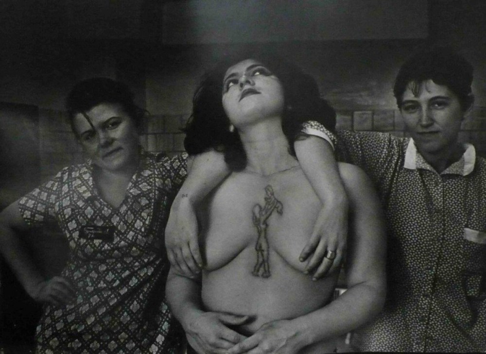 Зэчка соскучилась по хую