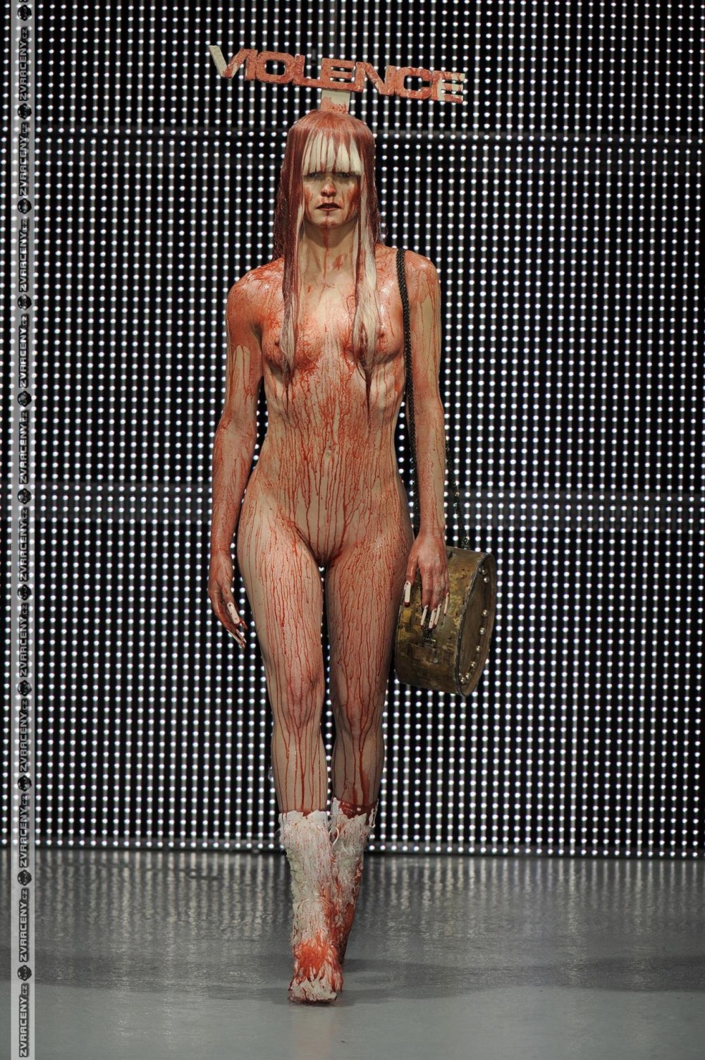 Чарли Ле Минду Charlie le naked