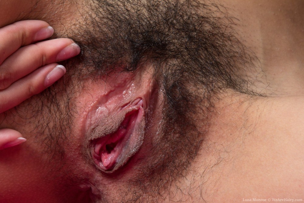 Огромная раскрытая вагина