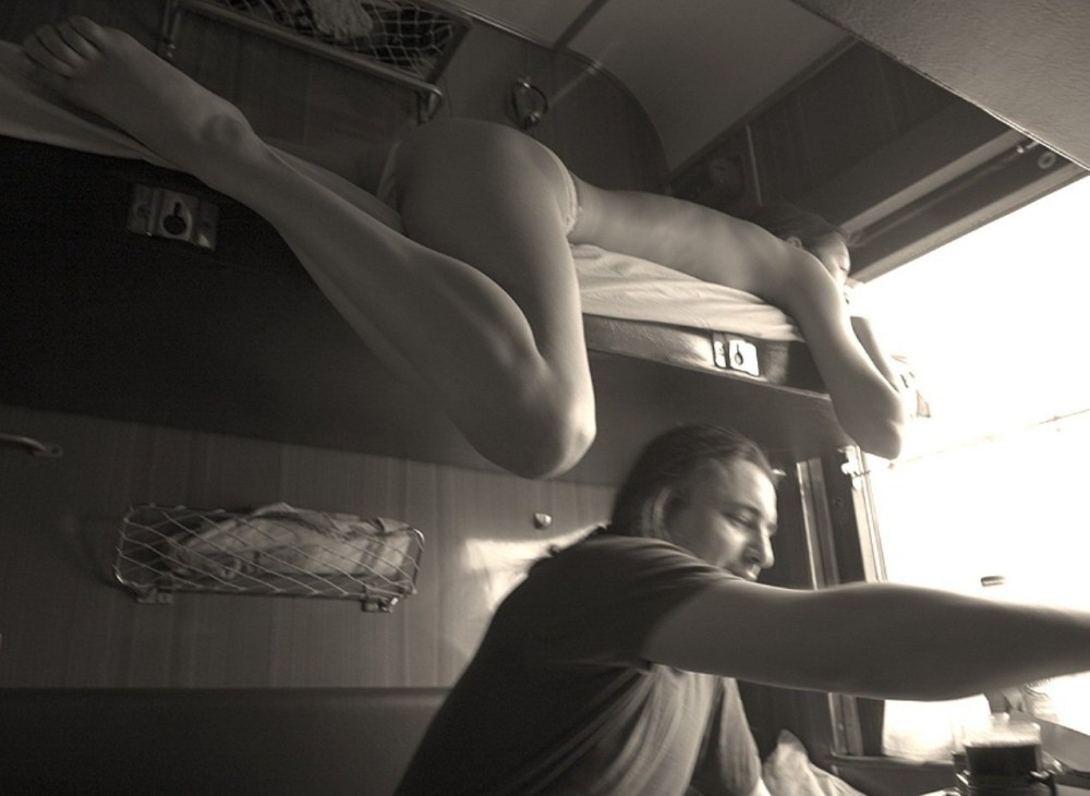 Голые зрелые бабы в поезде