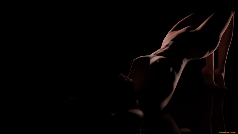 Голая в темном помещении