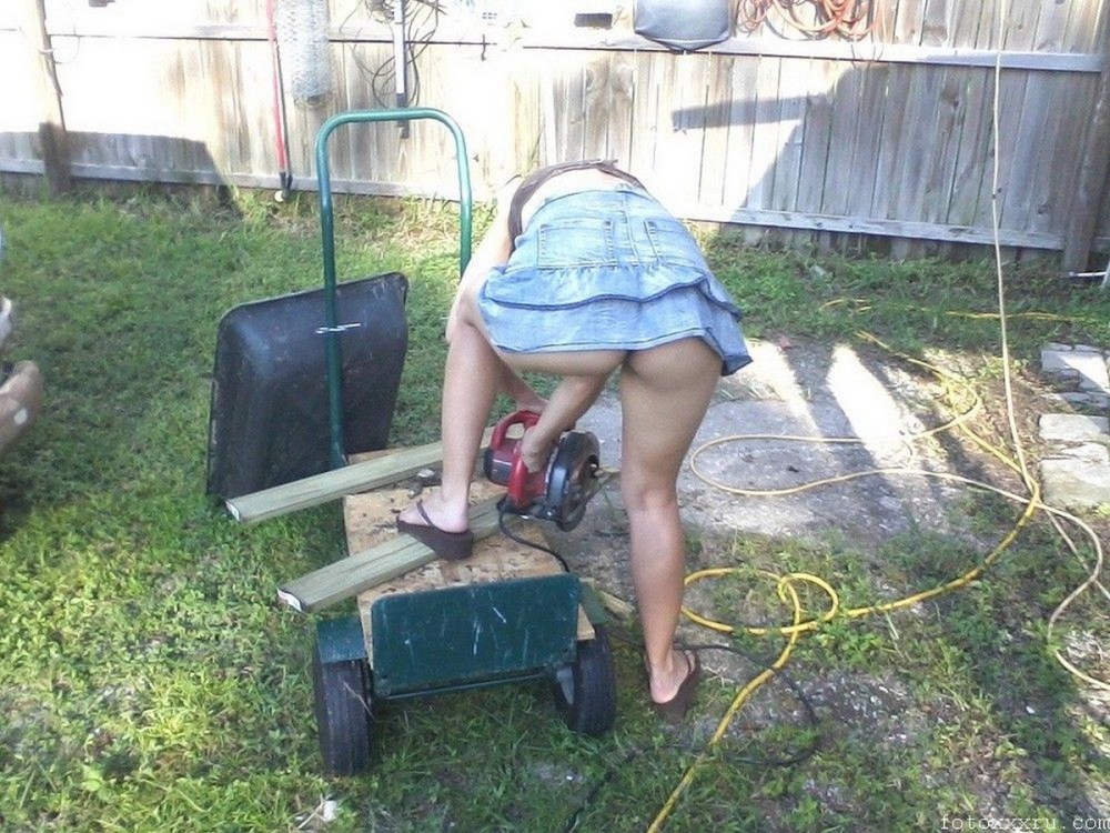 Дачный нудизм голышом на даче