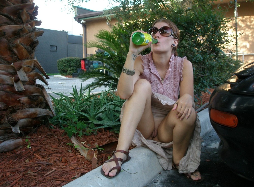 Женщины без трусиков частное