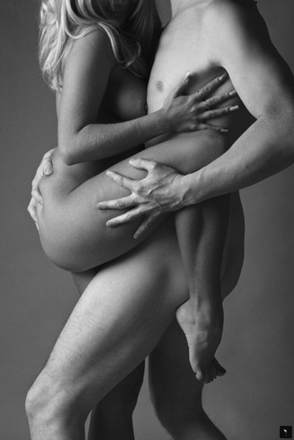 Красивая черно-белая порнография