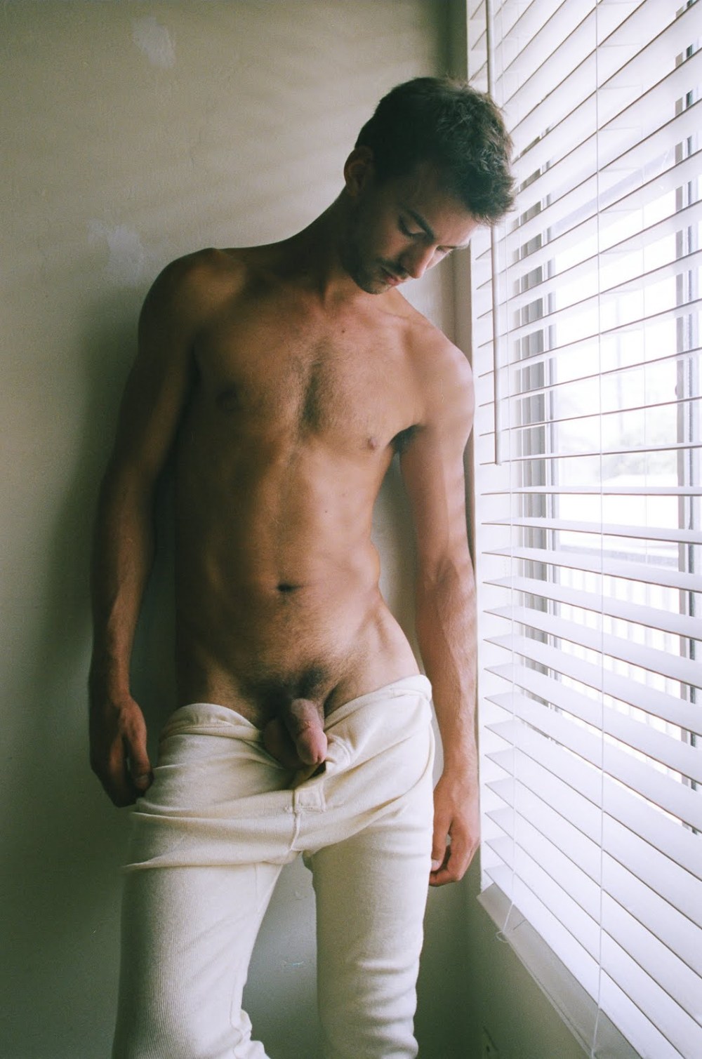 Андрей Волков порноактер