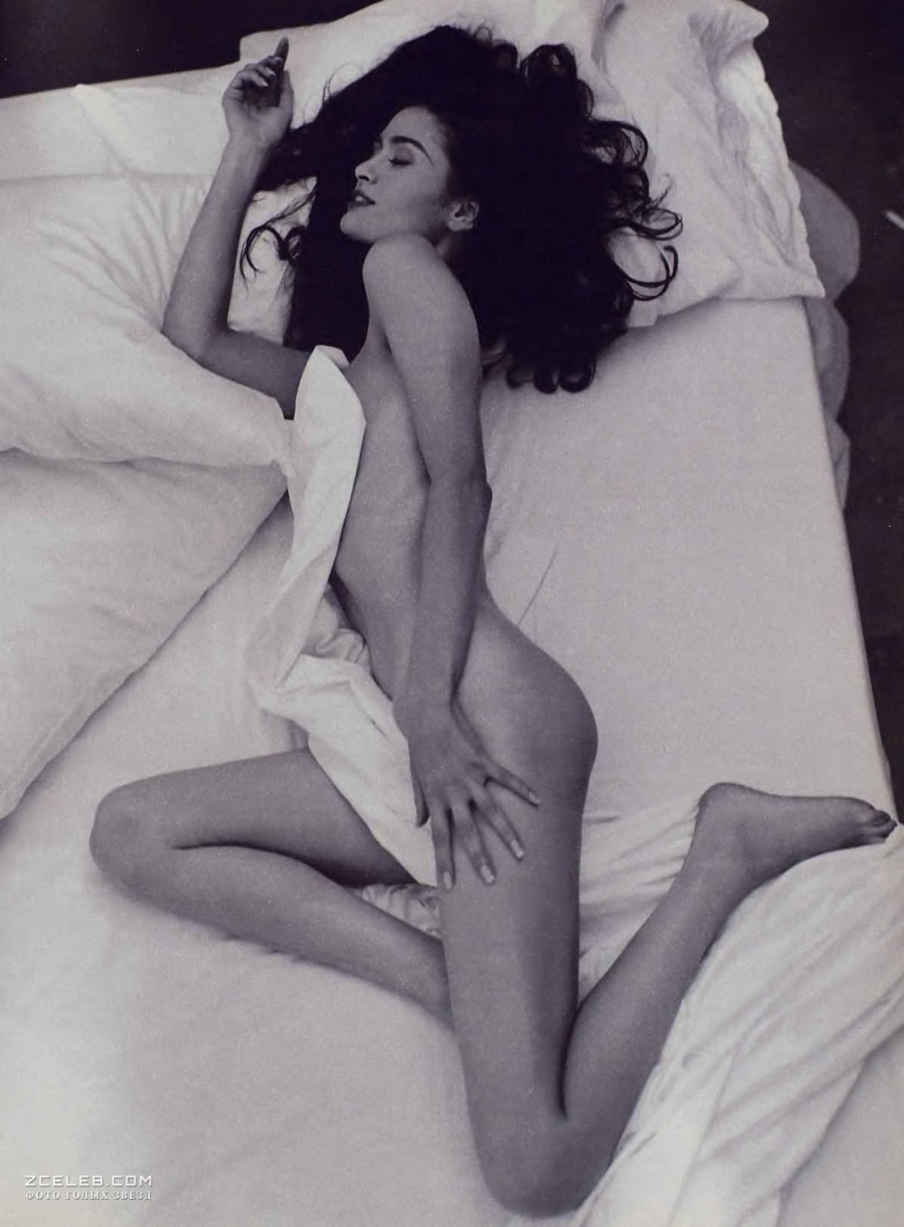 Равшана Куркова ню голая