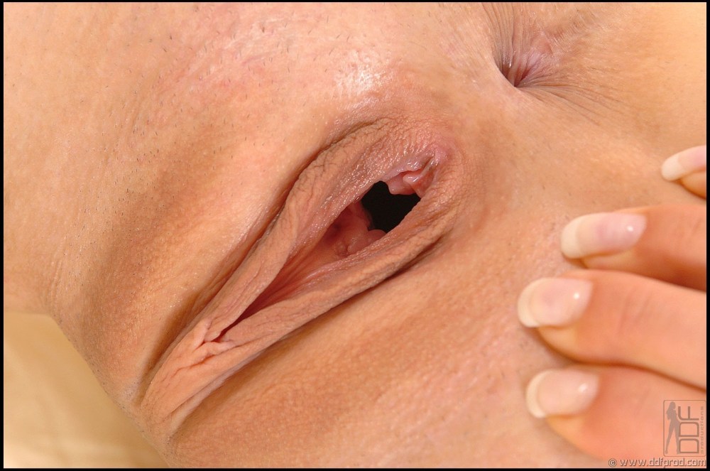 Возбужденная женская вагина