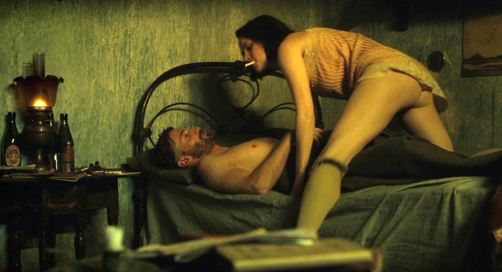 Острые козырьки голые сцены