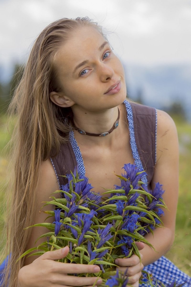 Milena d в красных трусиках