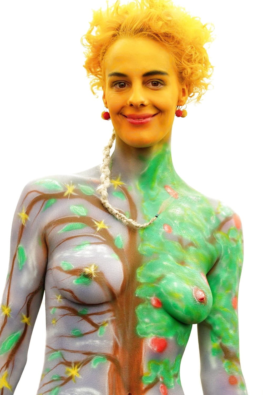 Девушки бодиарт на публике