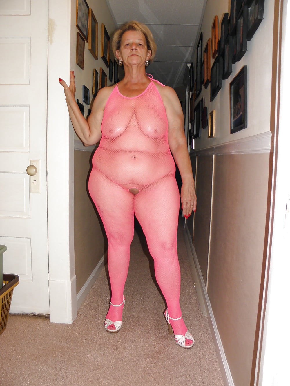 Пожилые голые женщины с большими попами