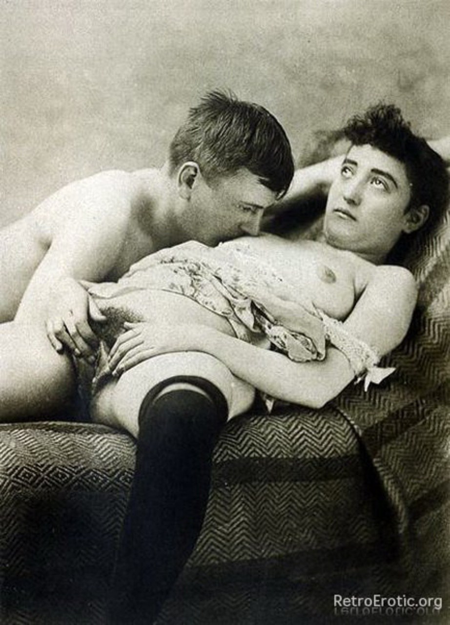 Первые эротические фотоснимки