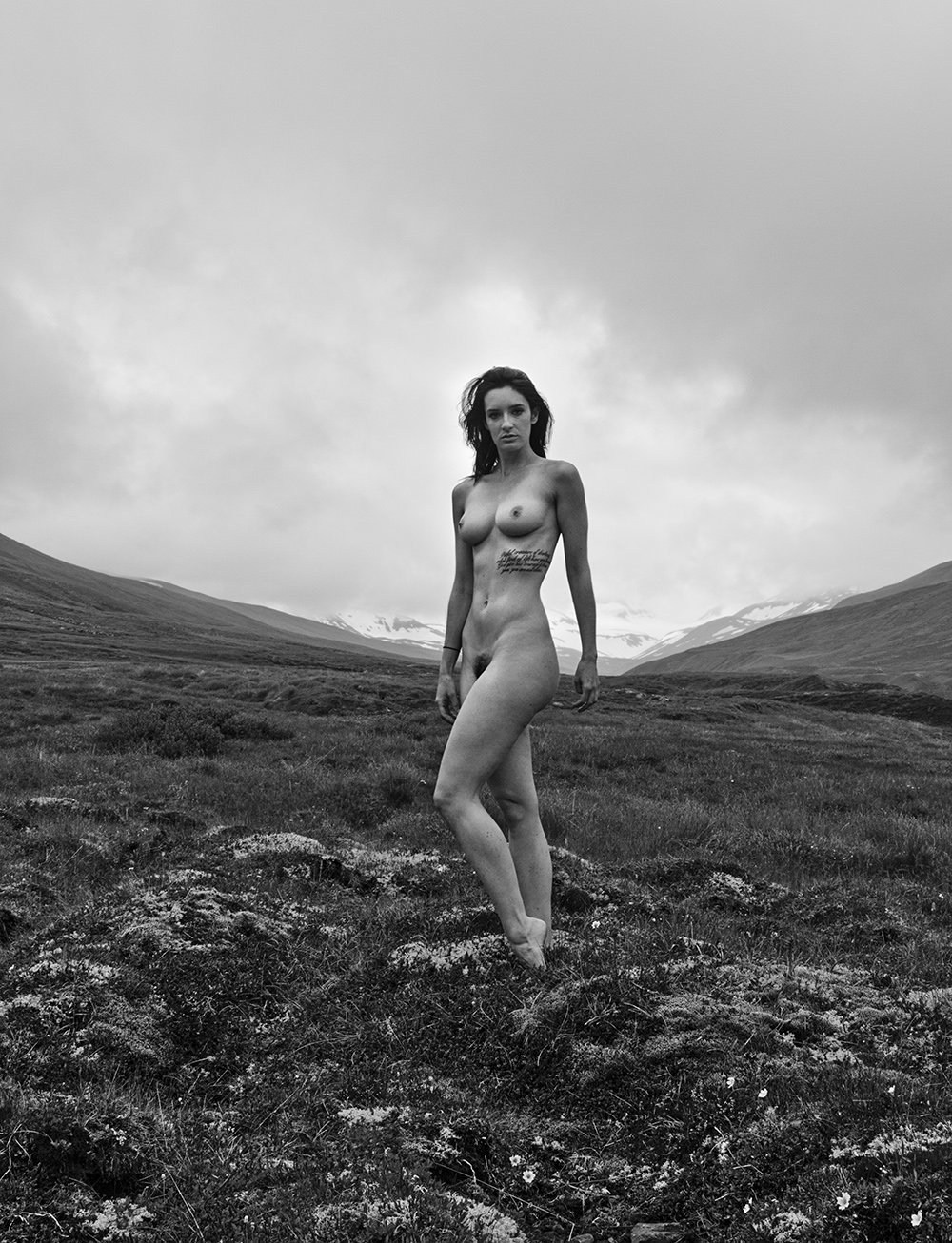 Эшли булгари блондинка nude