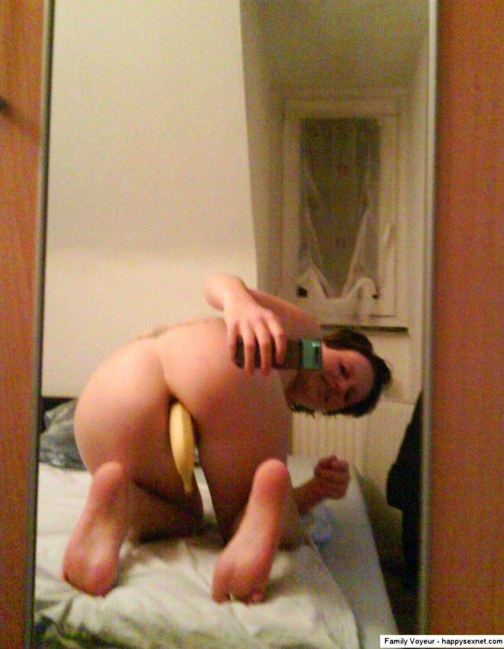 Селфи ануса перед зеркалом девушки