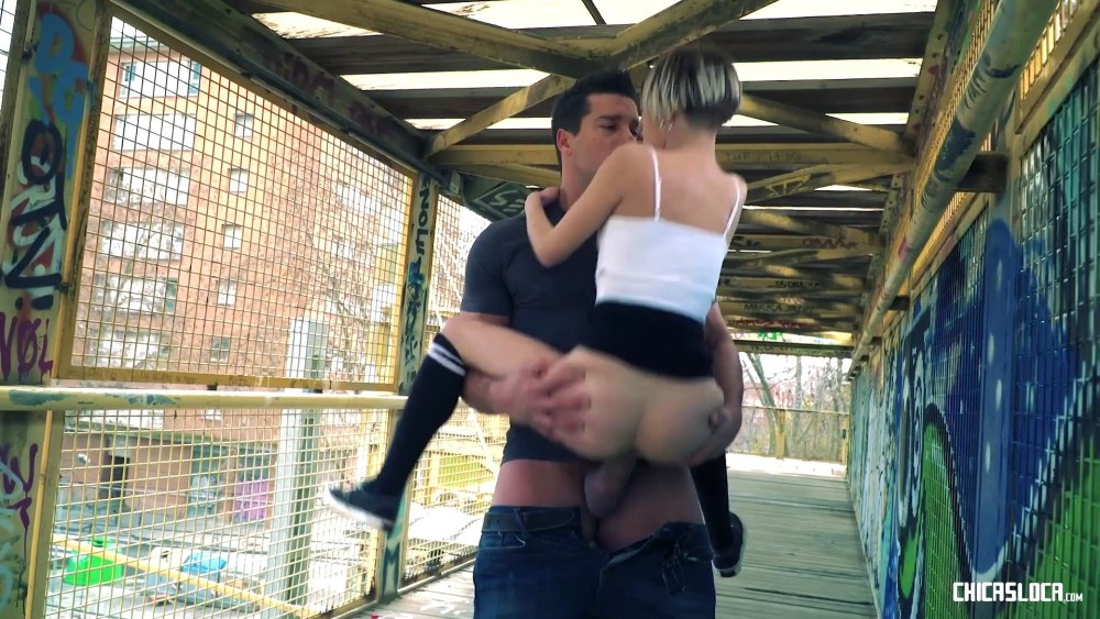 Ананисты мужчины и женщины в общественных местах