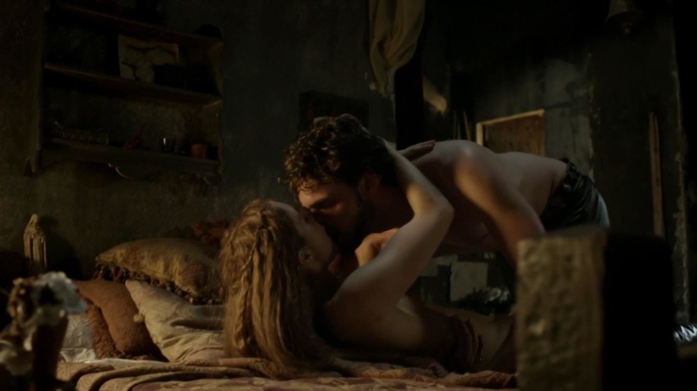 Гера Хилмарсдоттир топлес