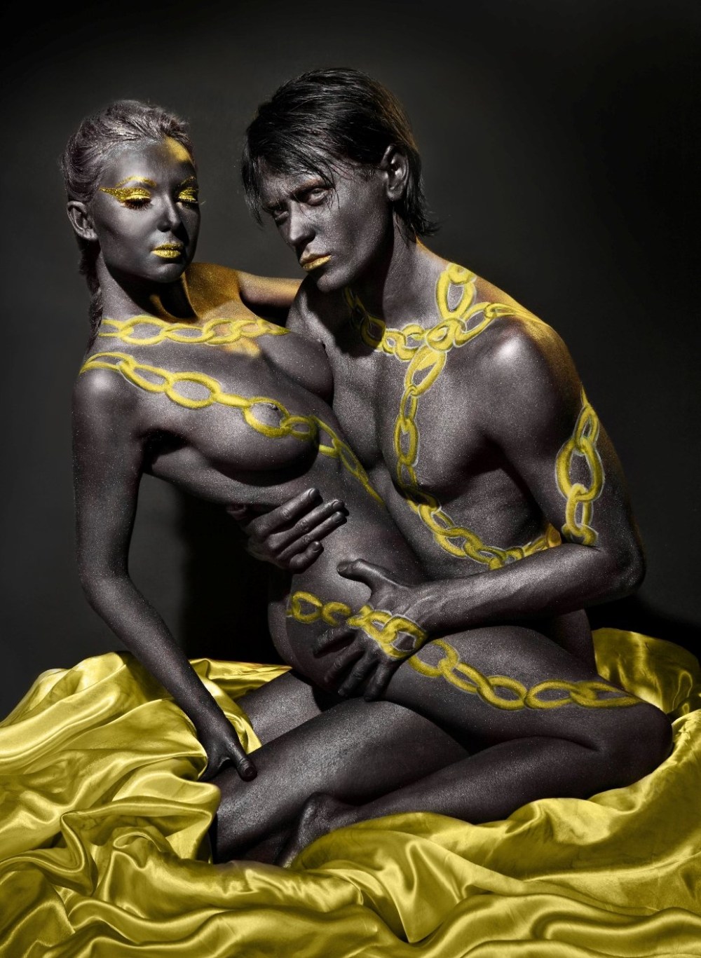 Эротический мужской бодиарт