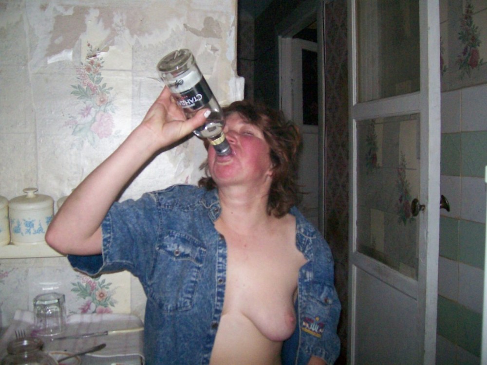 Старые с молодыми на природе