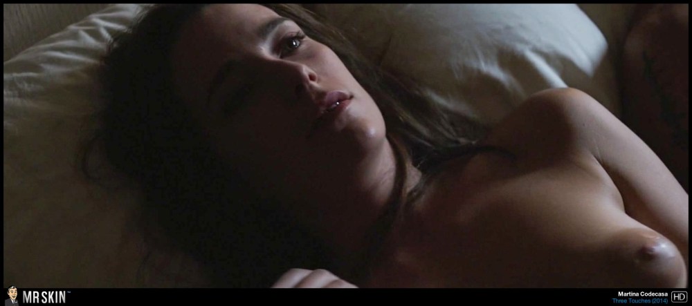 Голая Паулина Гарсиа в фильме "Глория