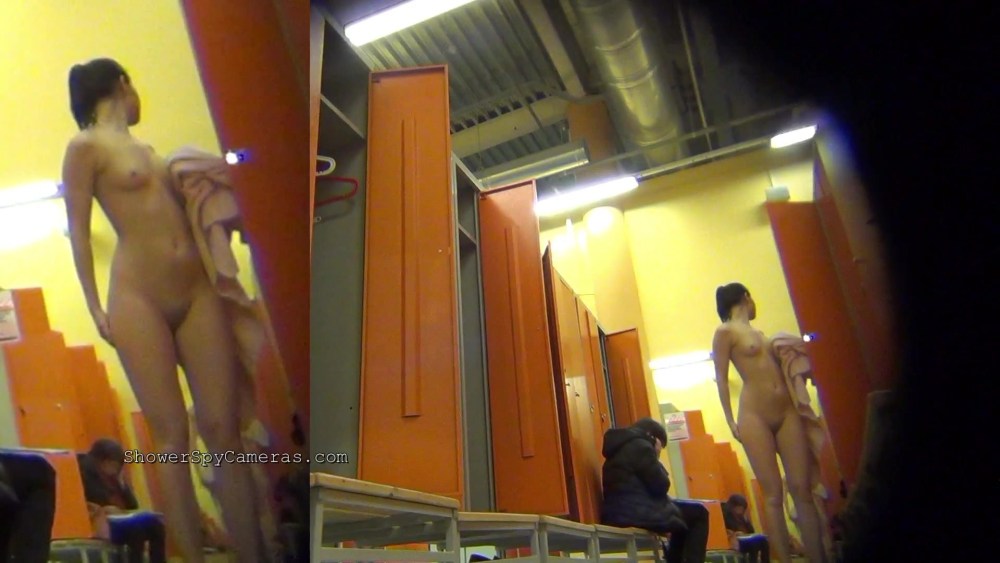 Подсмотрел в примерочной