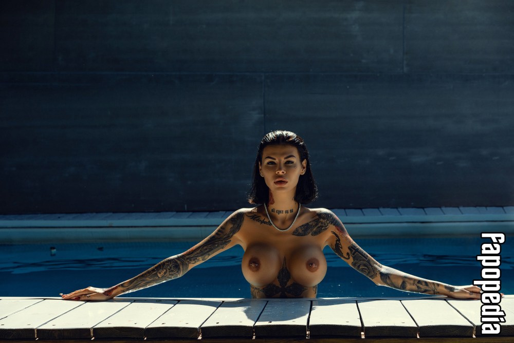 Голая Илона из уральских пельменей