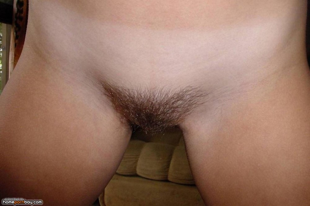 Не бритый женский лобок