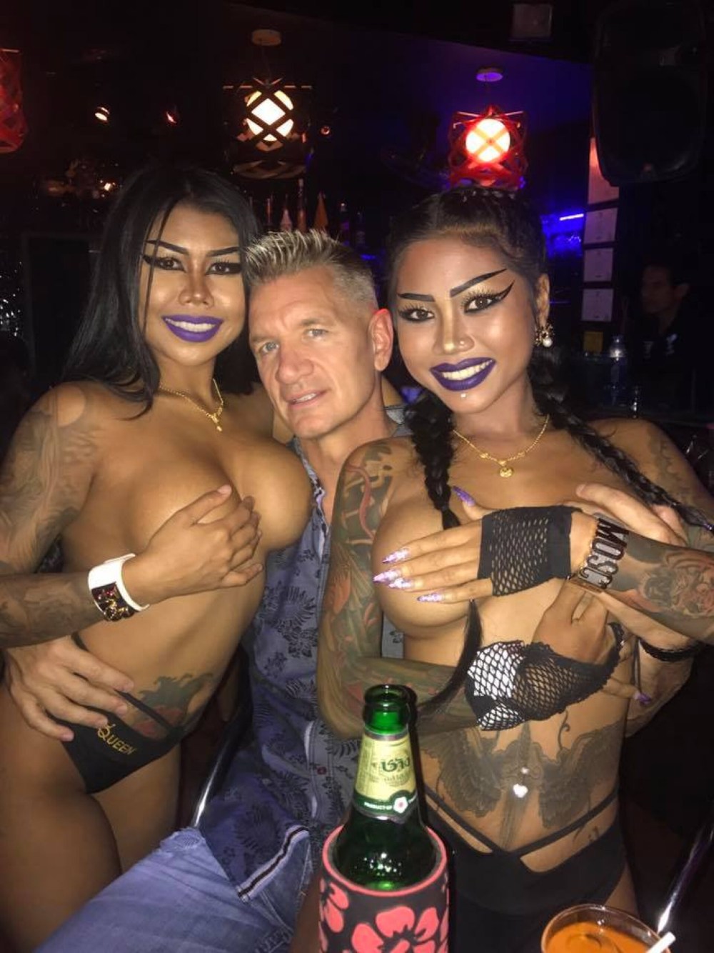 Ебля на катере на озере рыболовы