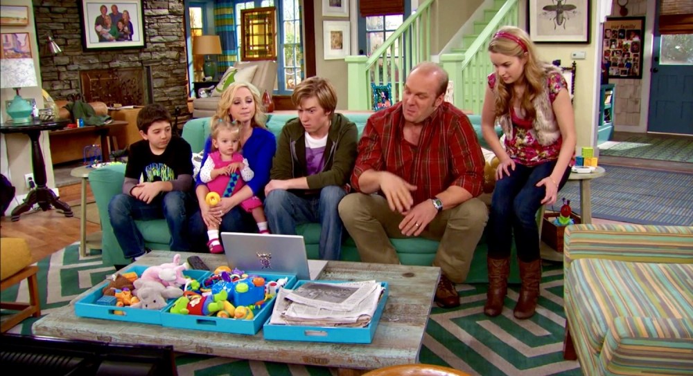 Чарли из сериала держись Чарли