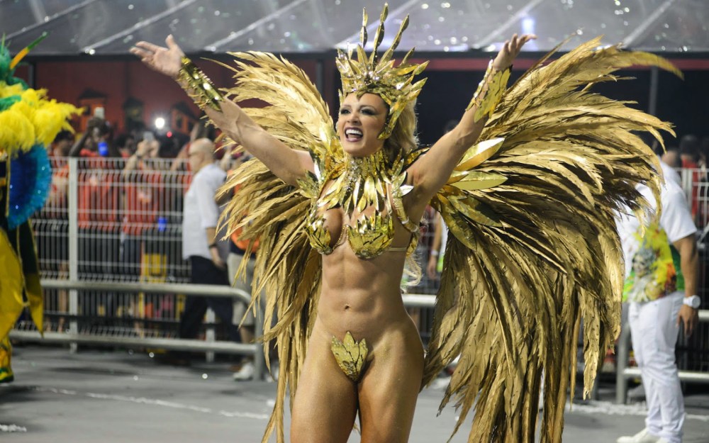 Оргия в маскарадных масках