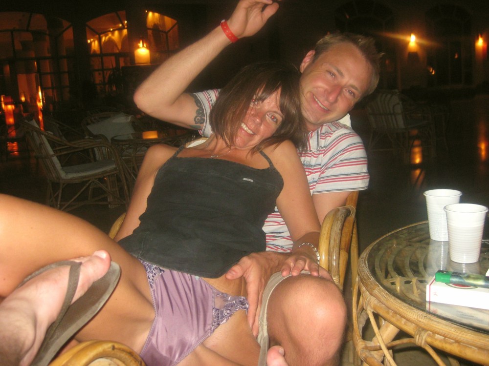 Пьяные женщины без трусов