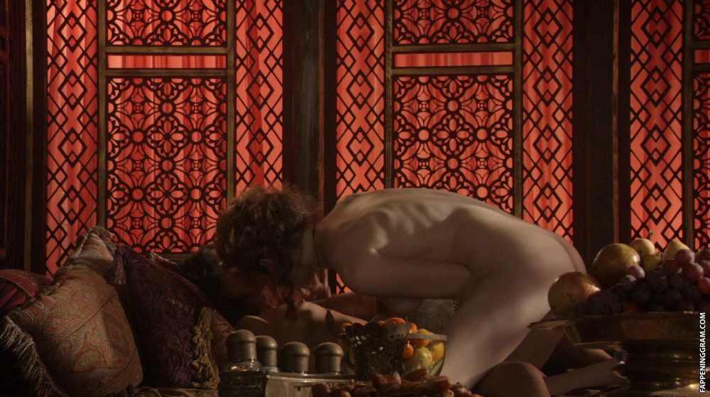 Саша Лусс постельная сцена