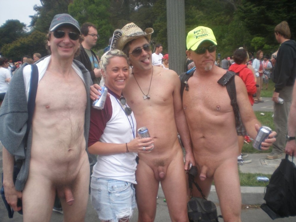 Голые парни одетые девчонки