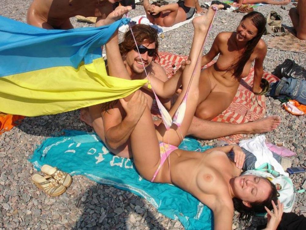 Свингеры на нудиском пляже