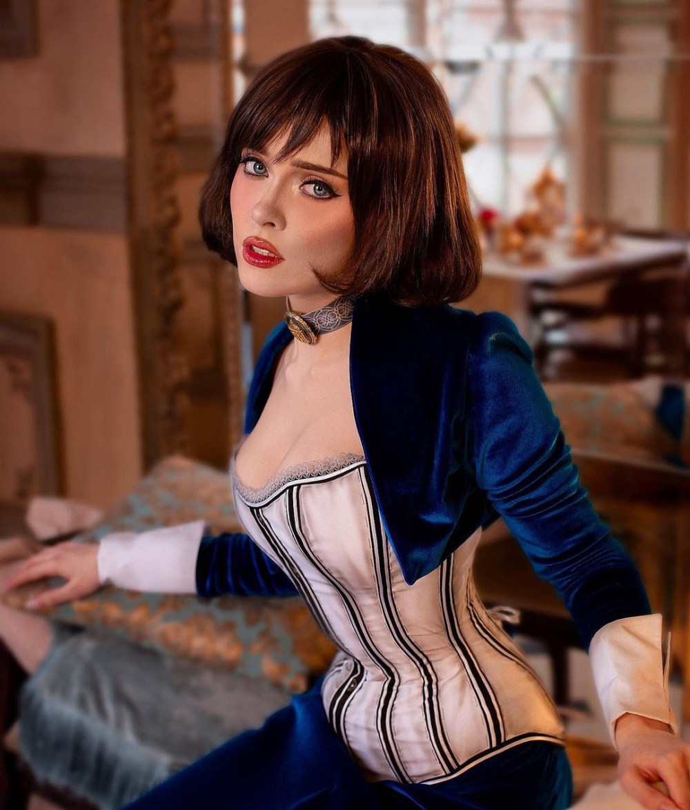 Анна Сахарова (Anya Sugar)