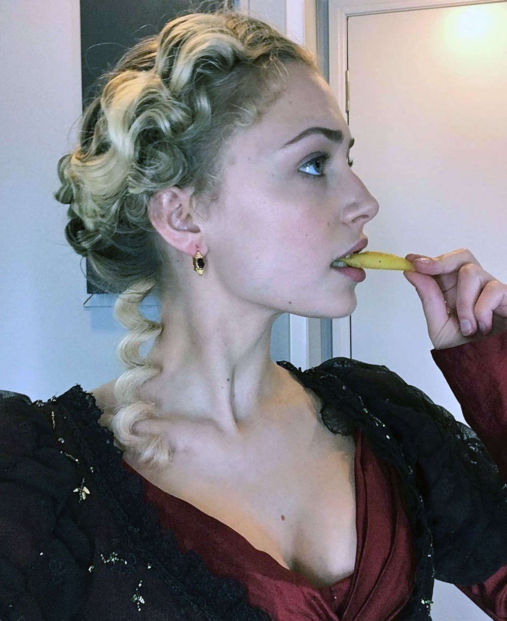 Sophie Simnett Smokibg