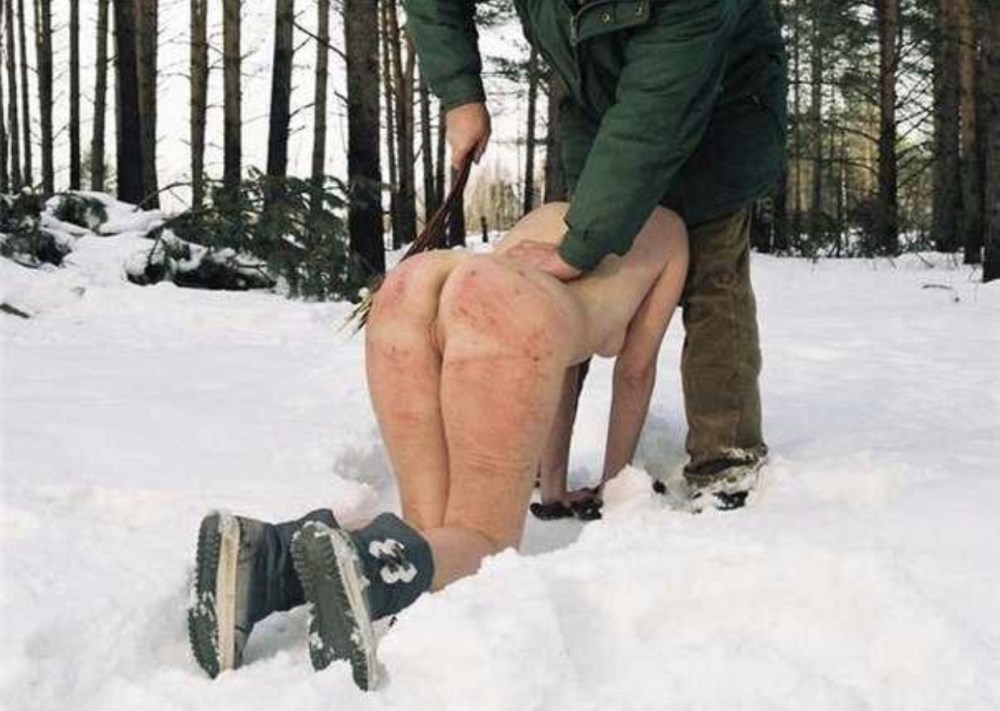 Порка в лесу зимой бдсм